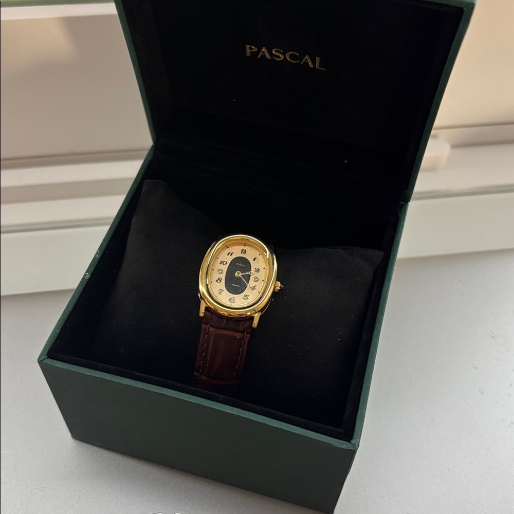 Oval Bubble Diamond Watch (24mm x 30mm)